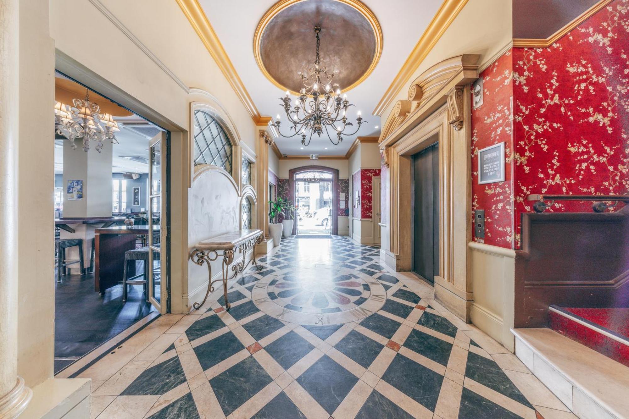 Auberge de jeunesse Maze Backpackers - Gold Coast Extérieur photo